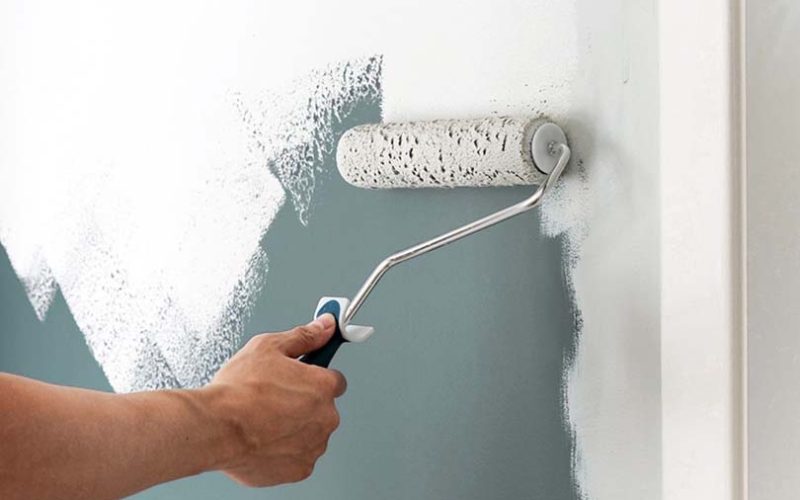 paint-your-walls-like-a-pro-1104078-hero-290e36e902a54d82992e9a0a863f5880-1