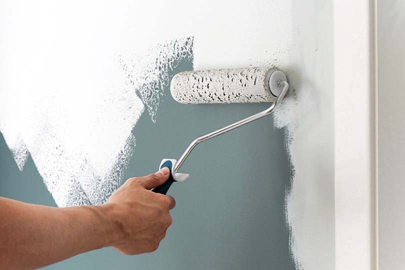 paint-your-walls-like-a-pro-1104078-hero-290e36e902a54d82992e9a0a863f5880-1